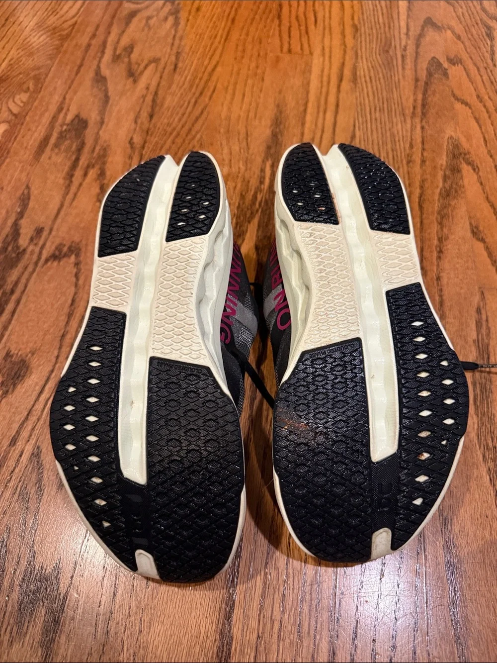 WOMEN'S CLOUDSURFER NEXT RUNNING SHOE - B - BLACK/LIMA